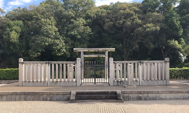 【天皇陵一覧】宮内庁治定の歴代天皇の葬送地 – 日本史あれこれ